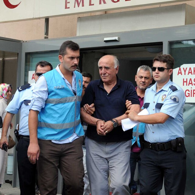 Hakan Şükür'ün babasına 'FETÖ'ye yardım' suçundan hapis cezası