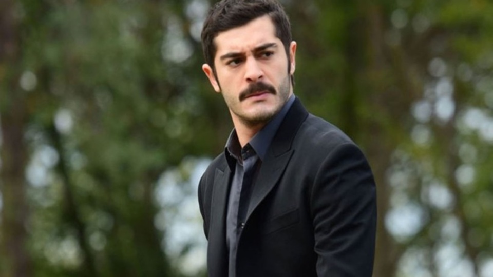 Burak Deniz kimdir?