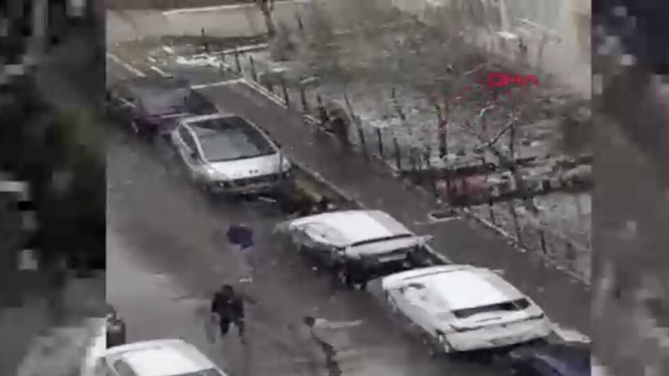 Selçuk Özdağ'a yönelik saldırıların görüntüleri ortaya çıktı