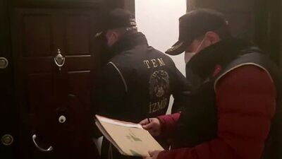 İzmir'de büyük FETÖ operasyonu! 218'i muvazzaf 238 gözaltı kararı