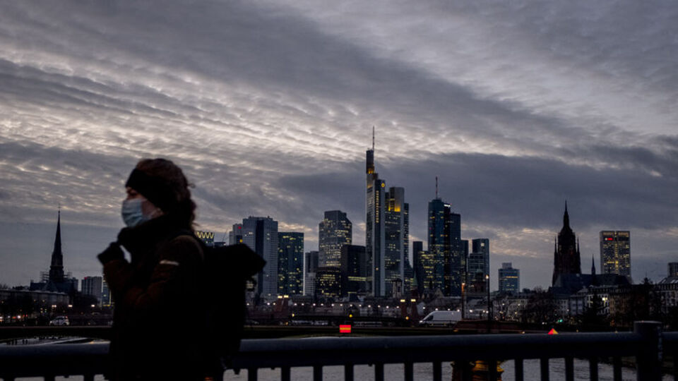 Almanya ve İngiltere'de Kovid-19 alarmı!