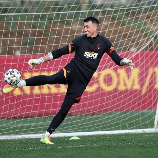 Muslera 220 gün sonra sahada
