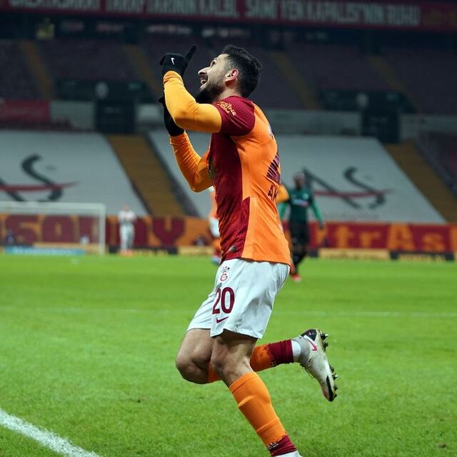 Emre Akbaba siftah yaptı