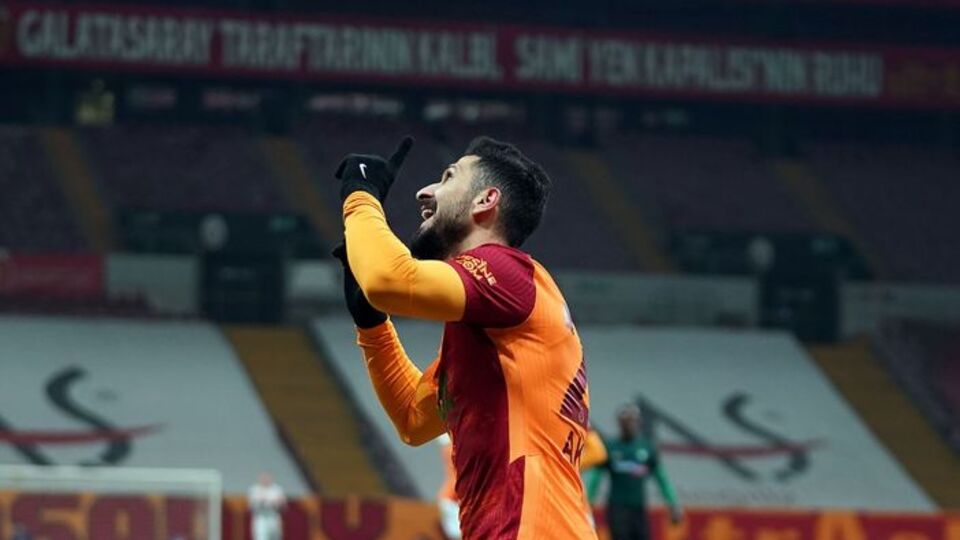 Emre Akbaba siftah yaptı