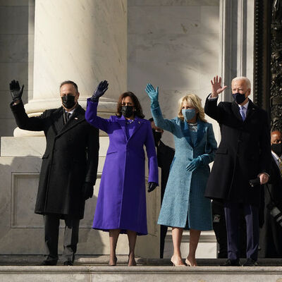Yemin töreninde kıyafetlerle verilen siyasi mesaj!