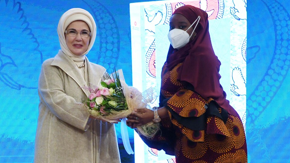 Tanıtım programına katıldı