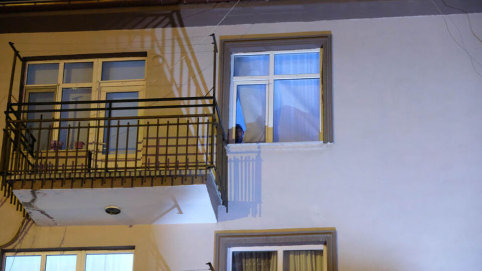 Pencereden bakan çocuk hayatının şokunu yaşadı