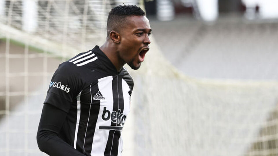 Mensah'ın dördüncü gol sevinci