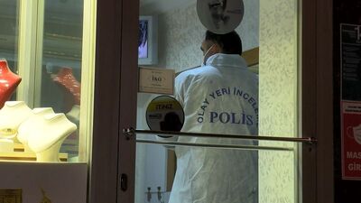 Kuyumcuya giren hırsız, alarm çalınca yakalandı