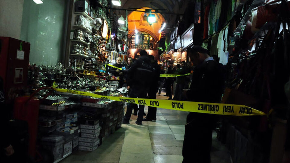 Kapalıçarşı'da baskın! 3 milyon liralık...