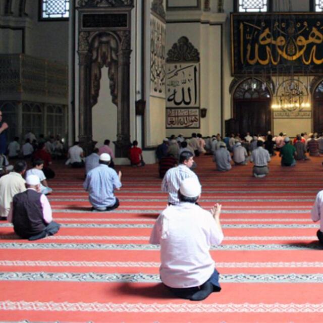 Bursa Cuma namazı saati kaçta?