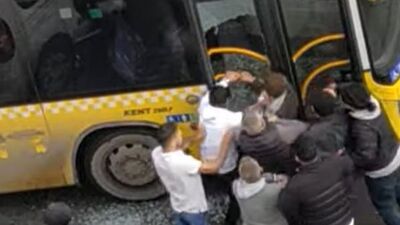 Otobüsün camını kırdılar! İçeri girip dövdüler!