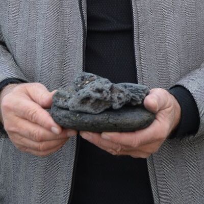 Tarlasında gezerken yanına yuvarlandı... "Ateş gibi sıcaktı"