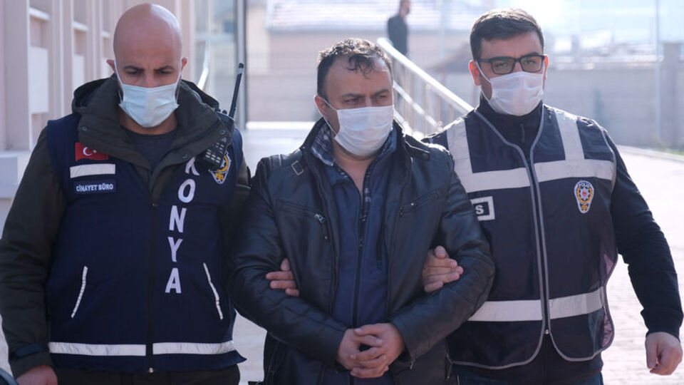 Ev önünde çifte infazdan 'yasak aşk' çıktı