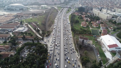 İstanbul'da trafik kilitlendi!