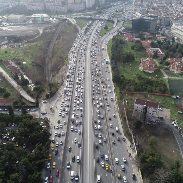 İstanbul'da trafik kilitlendi!