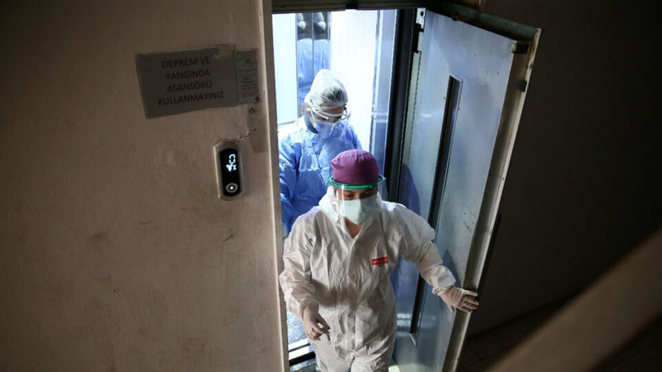 Kovid-19 vaka sayısı 98 milyonu geçti