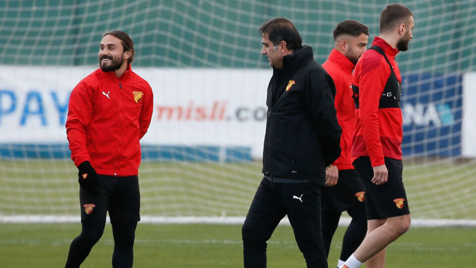 Ünal Karamanlı ilk sınav Beşiktaş!