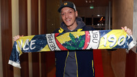 Fenerbahçe sosyal medyada Mesut!