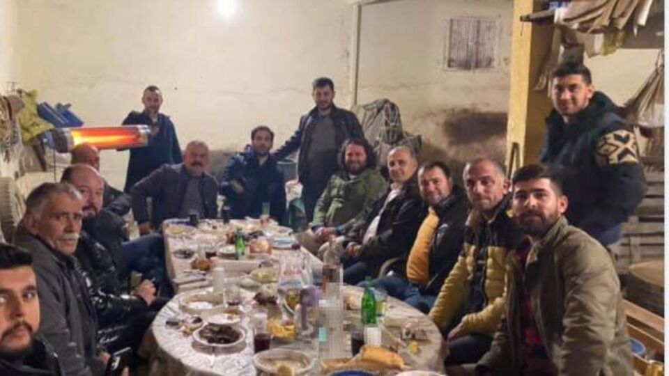 İYİ Partili Kaya'nın maskesiz ve sosyal mesafesiz doğum günü kutlamasına tepki