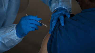 Pensilvanya'dan sigara içenlere aşı önceliği