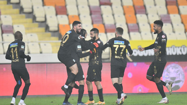 Yeni Malatyaspor evinde Galatasaray'a geçit vermiyor