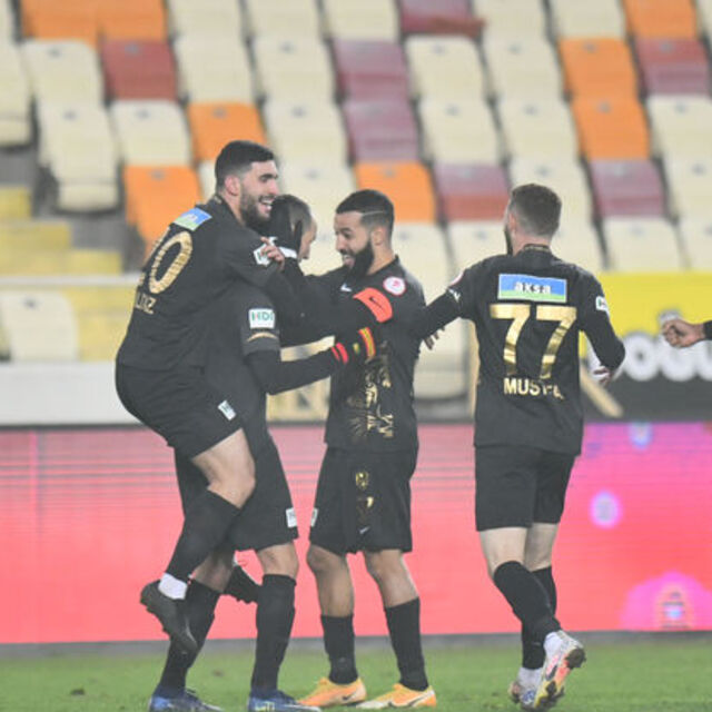 Yeni Malatyaspor evinde Galatasaray'a geçit vermiyor