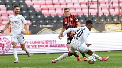 Genç sağ bek Beşiktaş'ta!