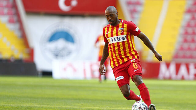 Kayserispor 5 futbolcuyu gönderiyor