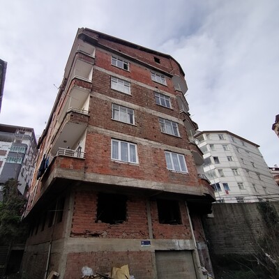 6 katlı binada 3 günde 8 yangın!