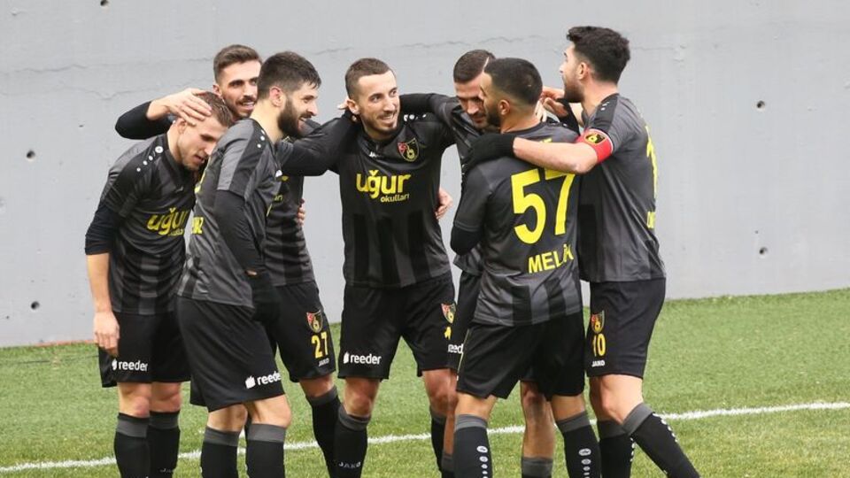 İstanbulspor 1 attı 3 aldı!
