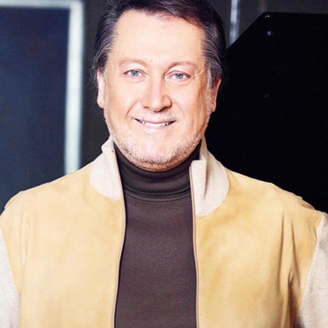 Ahmet Özhan kimdir?