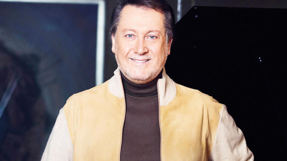 Ahmet Özhan kimdir?