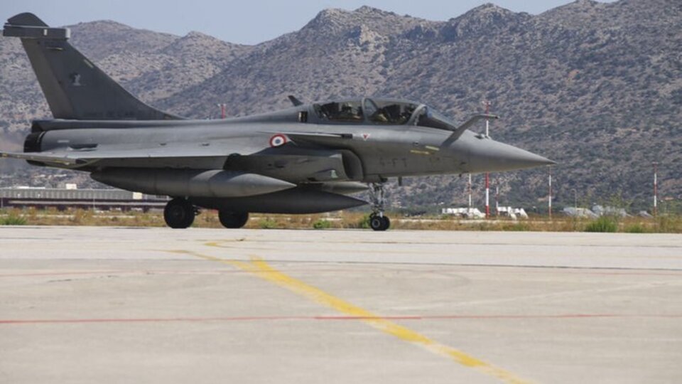 Yunanistan savaş uçakları için Fransa ile anlaştı!