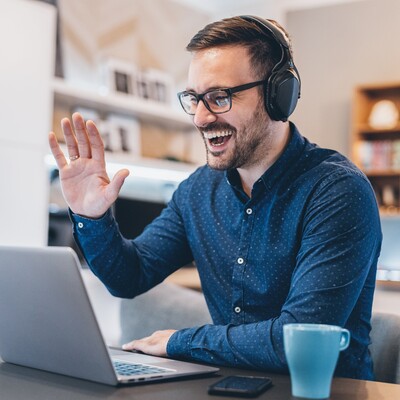 Orada bir ofis var uzakta!