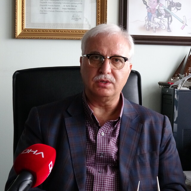 O iddialara yanıt! Prof. Dr. Özlü'den maske açıklaması