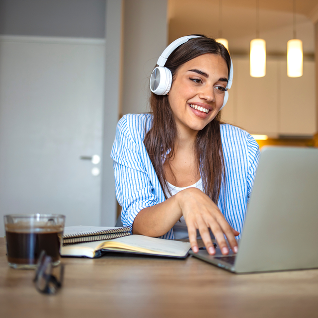 Altta pijama üstte gömlek şıklığı