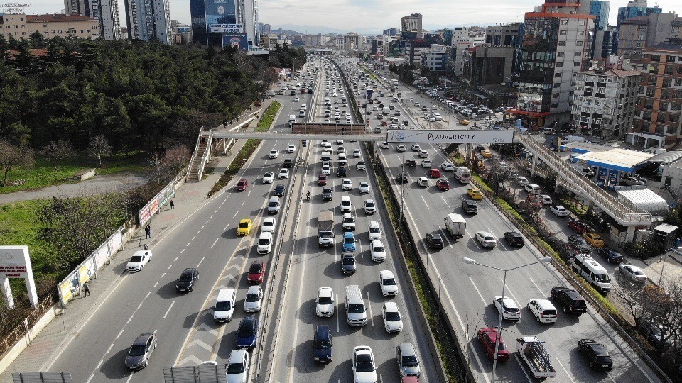 İstanbul'da trafik erken saatlerde başladı!