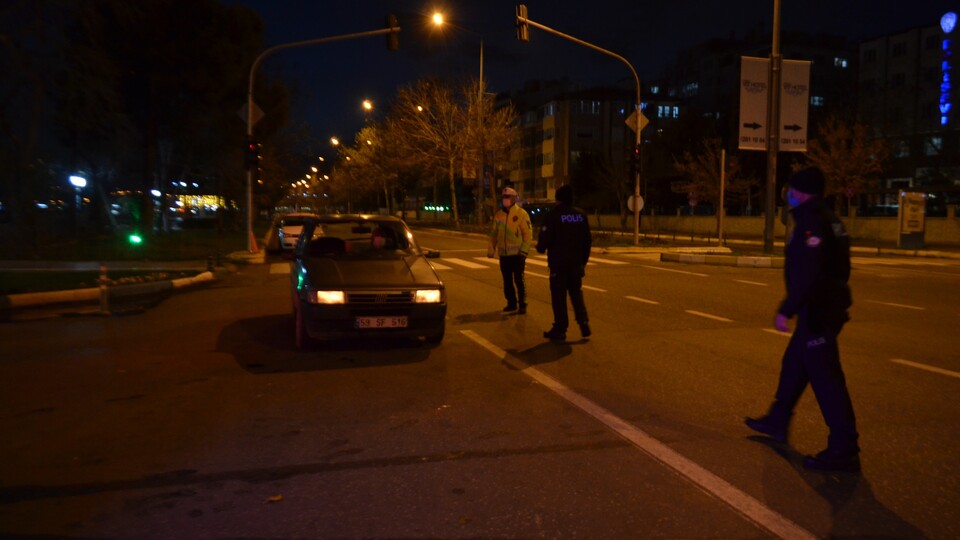 56 saatlik kısıtlama başladı