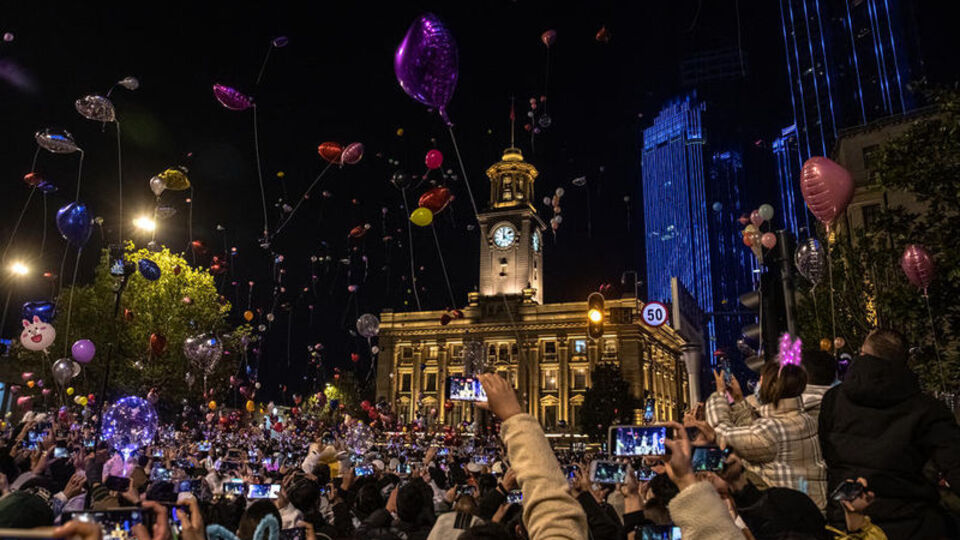 Vuhan'dan tepki! Tüm gün ağlamamızı mı bekliyorsunuz?