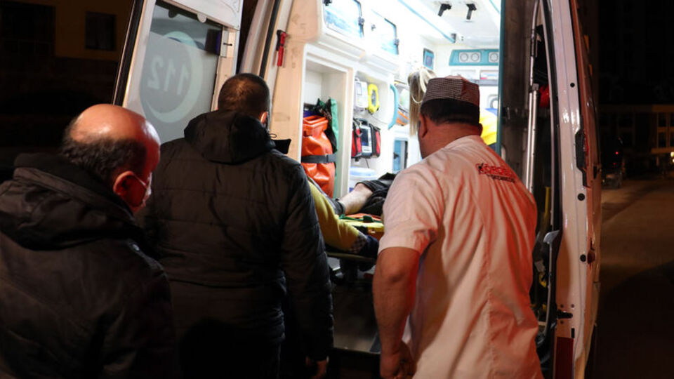 Restoranda silahlı-palalı saldırı: 3 yaralı