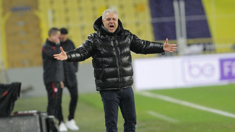 "Galiba hakemin anasına sövdü!"