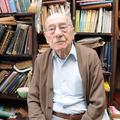 Cahit Kayra vefat etti