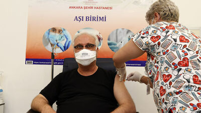 Bilim Kurulu Üyesi Prof. Dr. Özlü'den aşı açıklaması!