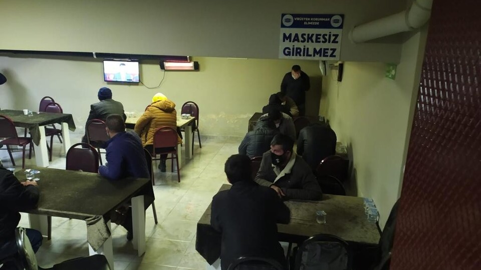 Kumarhanede şaşkına çeviren yazı!