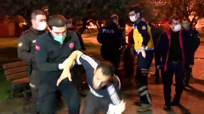 Bıçaklanan yaralıya bir garip müdahale!