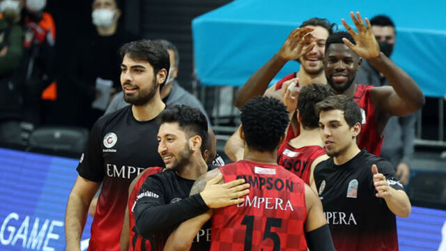 Fenerbahçe evinde yıkıldı