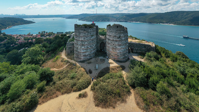 Ticareti koruyan kaleler