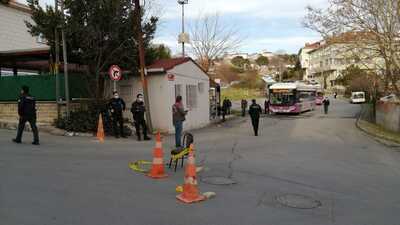 Durakta beklerken kurşun yağmuruna tutuldu!