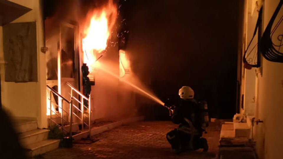 Bodrum'da yangın: Ünlü avukat yaralandı